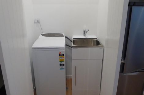 Photo of property in 4f Regent Street, Newtown, Wellington, 6021