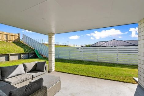 Photo of property in 76 Stace Hopper Drive, One Tree Point, 0118