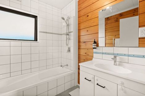 Photo of property in 115 Mark Avenue, Grenada Village, Wellington, 6037