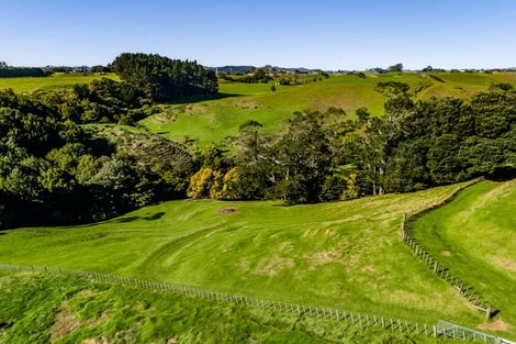 Photo of property in 515 Carrington Road, Hurworth, New Plymouth, 4371