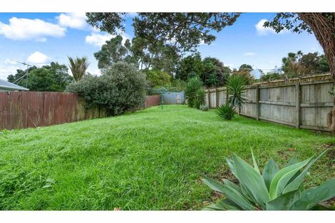 Photo of property in 5 Northfield Road, Waitakere, Auckland, 0816