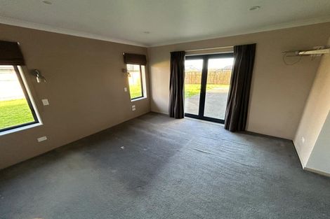 Photo of property in 186 Pacific Drive, Fitzherbert, Palmerston North, 4410