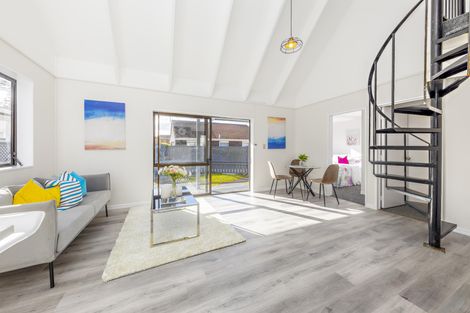 Photo of property in 2/72 Weymouth Road, Manurewa, Auckland, 2102