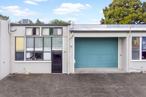 Photo of property in 2/251 Lincoln Road, Henderson, Auckland, 0610