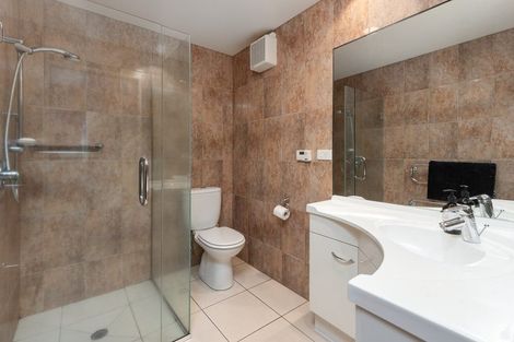 Photo of property in 39 The Mall, Mount Maunganui, 3116