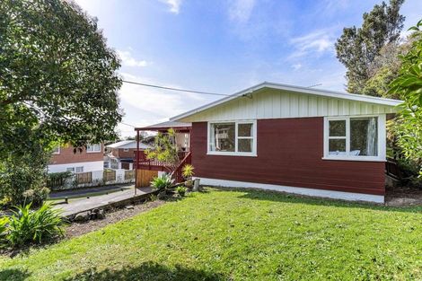 Photo of property in 9 Merchant Avenue, Te Atatu South, Auckland, 0610