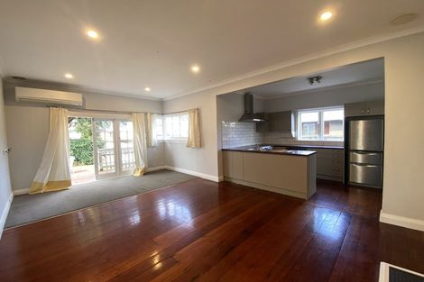 Photo of property in 8 Guthrie Street, Waterloo, Lower Hutt, 5011