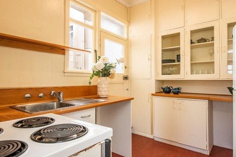 Photo of property in 2u2 Hawker Street, Mount Victoria, Wellington, 6011