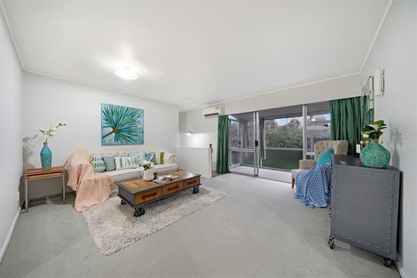Photo of property in 5/15a Oates Road, Glen Eden, Auckland, 0602