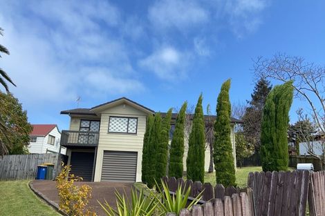 Photo of property in 12 Cassandra Grove, Totara Vale, Auckland, 0629