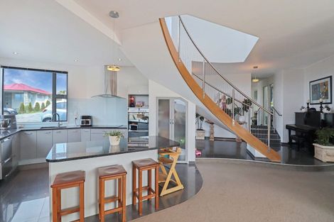 Photo of property in 63 Tamworth Crescent, Newlands, Wellington, 6037