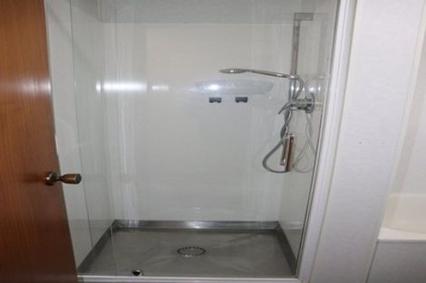 Photo of property in 30f2- Whitley Avenue, Ebdentown, Upper Hutt, 5018