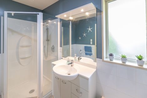 Photo of property in 10 Harrys Way, Redwood, Christchurch, 8051