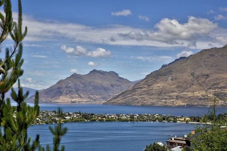 Photo of property in 32 Highview Terrace, Queenstown, 9300