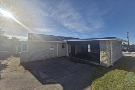 Photo of property in 2/2 Tiverton Crescent, Whalers Gate, New Plymouth, 4310