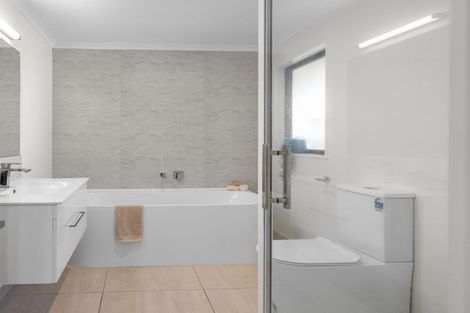 Photo of property in 25 Malaga Crescent, Harewood, Christchurch, 8051