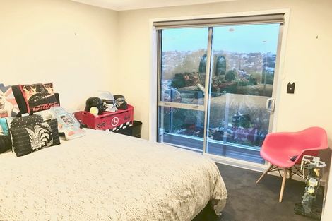 Photo of property in 43a Shanaway Rise, Hillcrest, Auckland, 0627