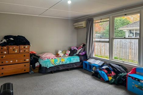 Photo of property in 33 Guildford Street, Burnside, Christchurch, 8053