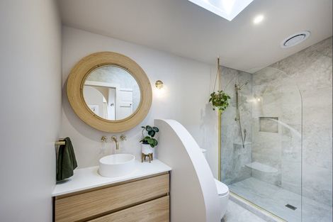 Photo of property in 5 Denholm Road, Hospital Hill, Napier, 4110