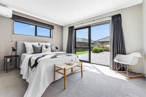 Photo of property in 15 Waltham Place, Rototuna North, Hamilton, 3210