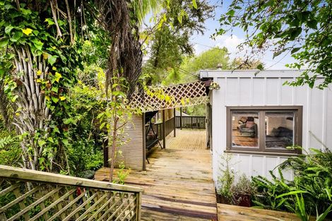 Photo of property in 7 Fairmount Road, Titirangi, Auckland, 0604