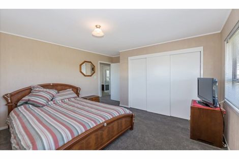 Photo of property in 1/82a Pupuke Road, Hillcrest, Auckland, 0627