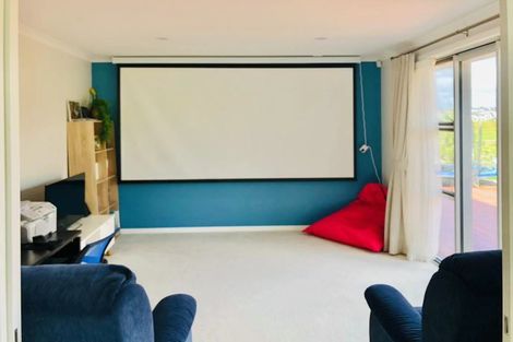 Photo of property in 11 Ian Gordon Lane, Orewa, 0931