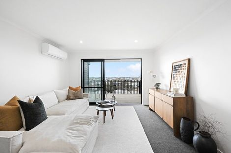 Photo of property in 6/12 Ruakiwi Road, Hamilton Lake, Hamilton, 3204