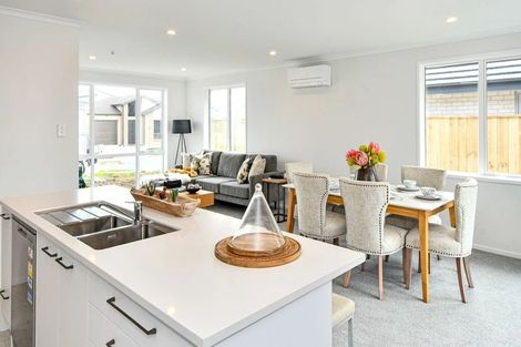 Photo of property in 10 Uatoto Road, Clarks Beach, 2122