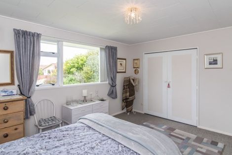 Photo of property in 9 Lesley Grove, Waikanae, 5036