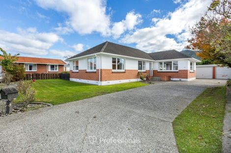 Photo of property in 61 Kashmir Avenue, Clouston Park, Upper Hutt, 5018