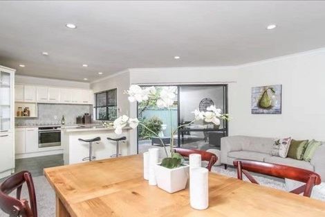 Photo of property in 16 Middlefield Drive, East Tamaki Heights, Auckland, 2016