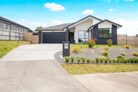 Photo of property in 18 Laurelwood Avenue, Pukekohe, 2120