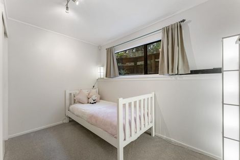 Photo of property in 2/18 Atlantis Place, Totara Vale, Auckland, 0629