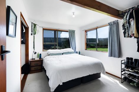 Photo of property in 49 Nevada Drive, Merrilands, New Plymouth, 4312