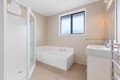 Photo of property in 16 La Salle Drive, Westown, New Plymouth, 4310