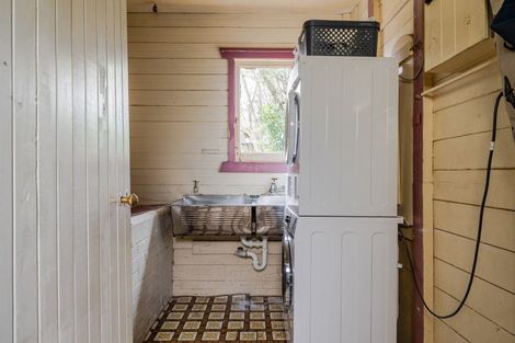 Photo of property in 23 Knowles Street, Terrace End, Palmerston North, 4410