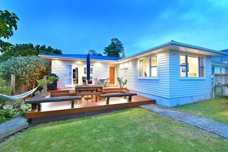 Photo of property in 1/5 September Place, Forrest Hill, Auckland, 0620