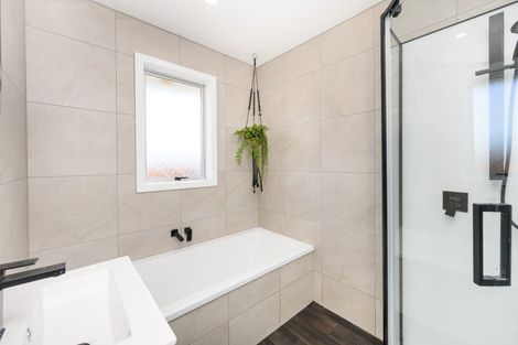 Photo of property in 35 Hillcrest Drive, Kelvin Grove, Palmerston North, 4414