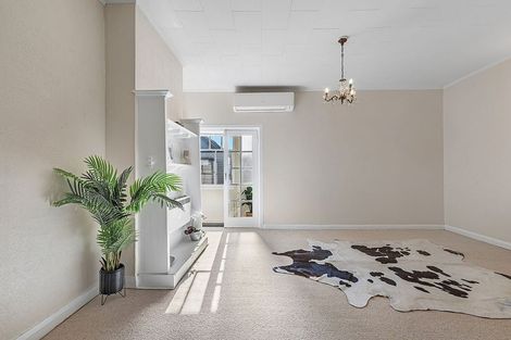 Photo of property in 10 Rimu Road, Kelburn, Wellington, 6012