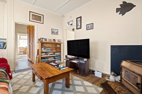 Photo of property in 2 Warburton Street, Karoro, Greymouth, 7805