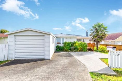Photo of property in 190 Rathgar Road, Henderson, Auckland, 0610