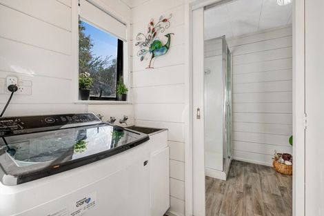 Photo of property in 57a Wade River Road, Stanmore Bay, Whangaparaoa, 0932