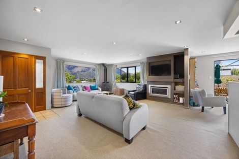 Photo of property in 45 Kings Drive, Wanaka, 9305