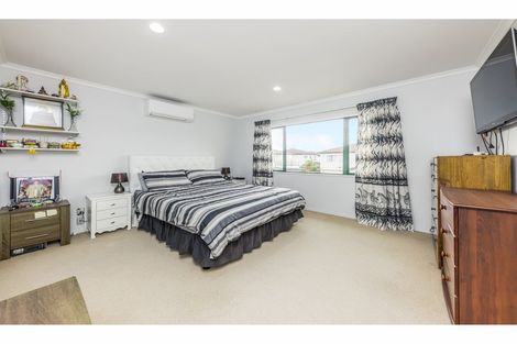 Photo of property in 38 Maypark Crescent, Flat Bush, Auckland, 2016