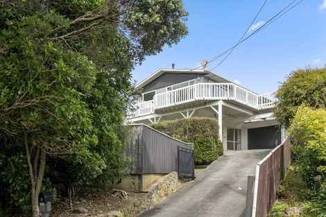 Photo of property in 3 Kahikatea Grove, Paparangi, Wellington, 6037