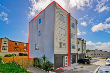 Photo of property in 74 Niu Lane, Te Atatu South, Auckland, 0610