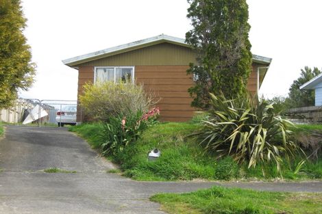 Photo of property in 9 Karaka Street, Inglewood, 4330