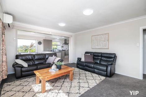 Photo of property in 5 Hallewell Crescent, Johnsonville, Wellington, 6037