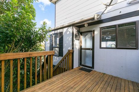 Photo of property in 27b Cheltenham Terrace, Newlands, Wellington, 6037